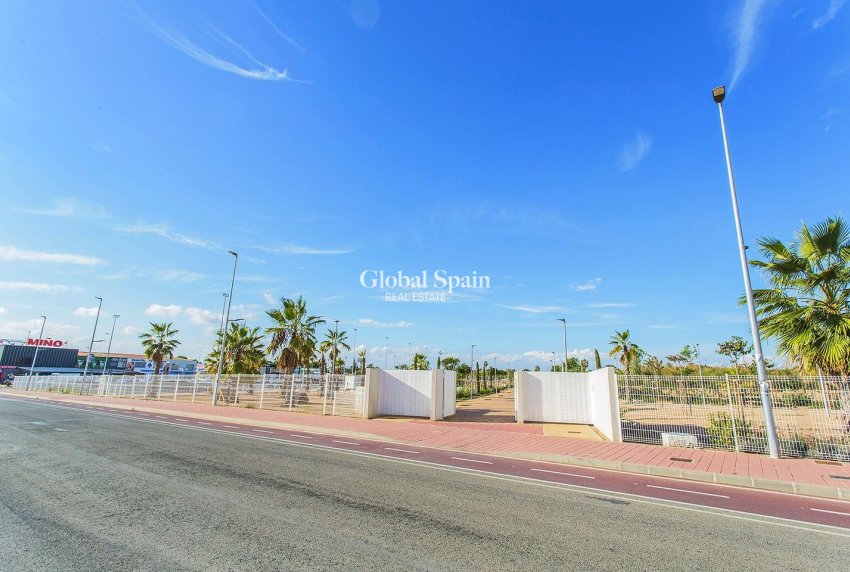 Revente - MAISON -
TORREVIEJA - La Siesta