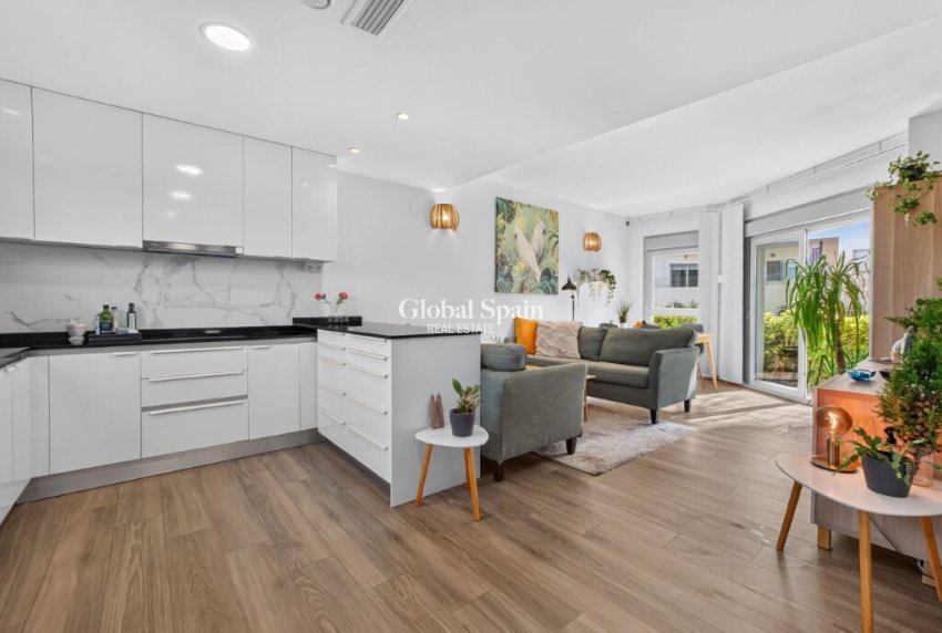 Revente - MAISON -
TORREVIEJA - La Veleta