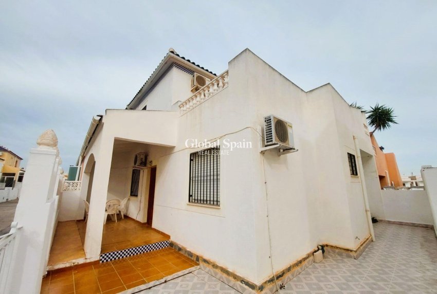 Revente - Maison -
TORREVIEJA - LOS BALCONES - LOS ALTOS