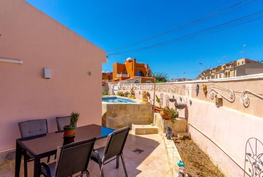 Revente - MAISON -
TORREVIEJA - Los Frutales/ La Rosaleda