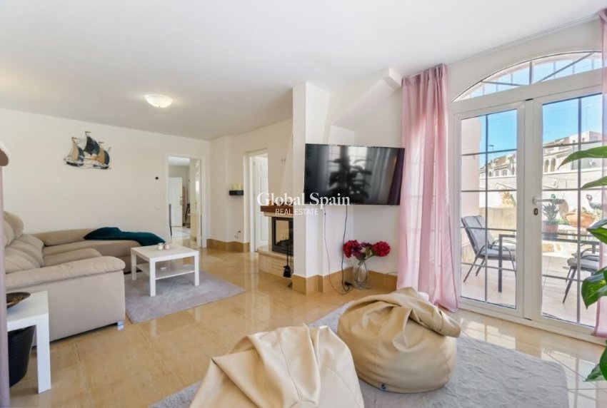 Revente - MAISON -
TORREVIEJA - Los Frutales/ La Rosaleda