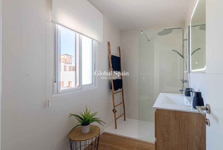 Revente - MAISON -
TORREVIEJA - Los Frutales