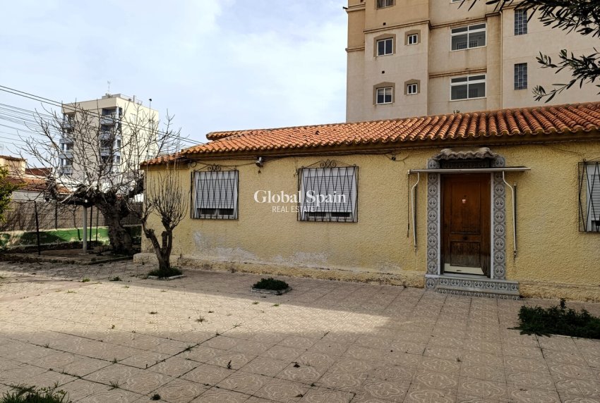 Revente - MAISON -
TORREVIEJA - Nueva Torrevieja