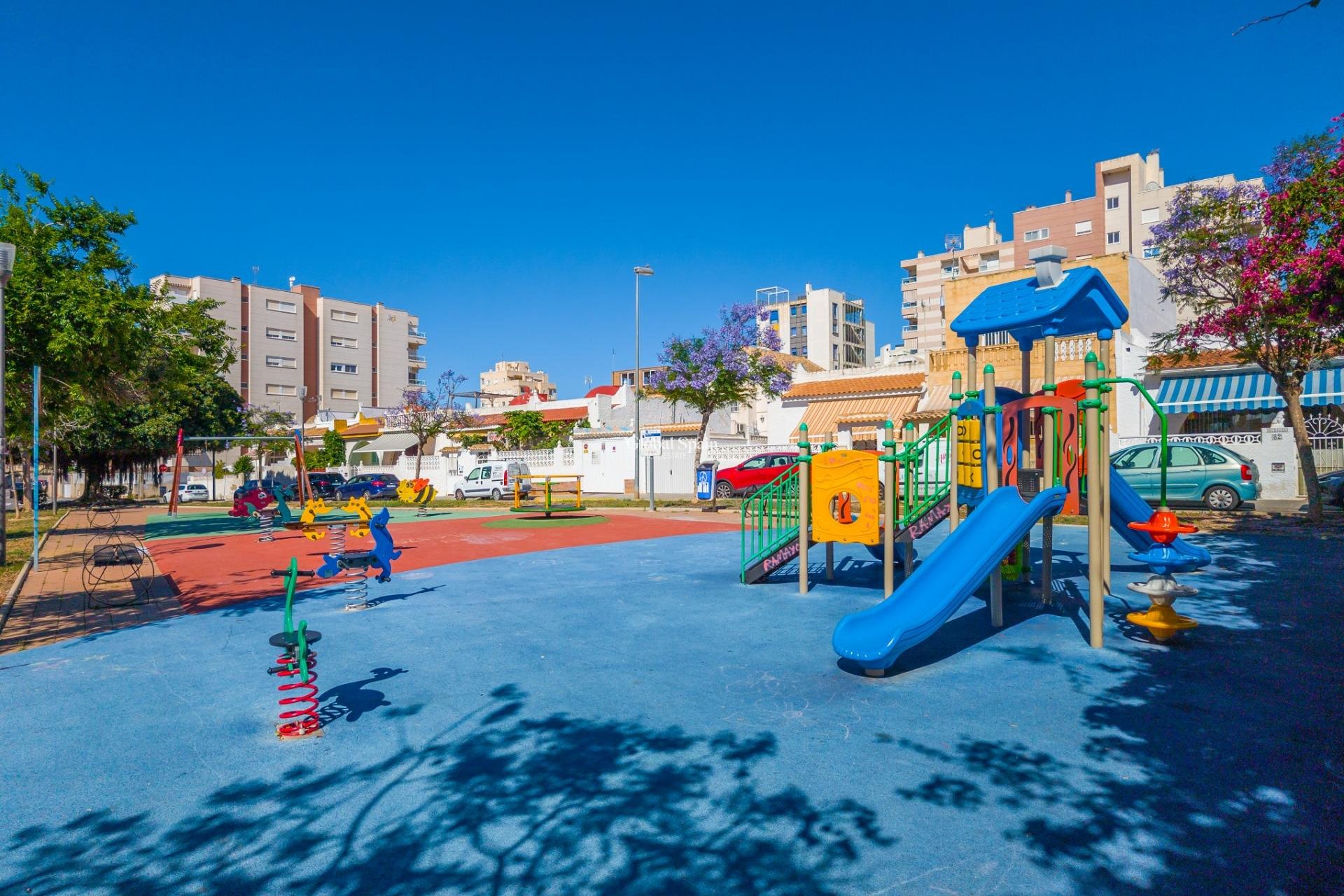 Revente - MAISON -
TORREVIEJA - Nueva Torrevieja