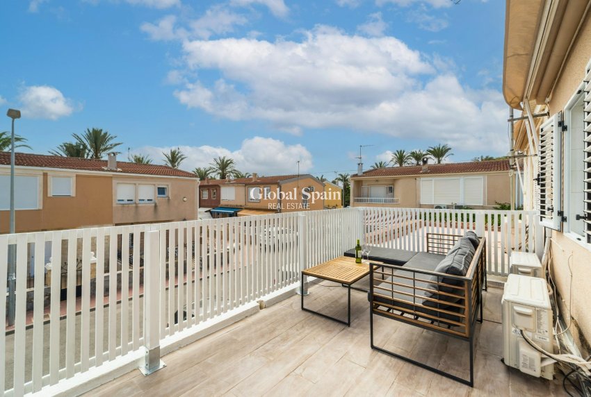 Revente - MAISON -
TORREVIEJA - Playa De Los Náufragos