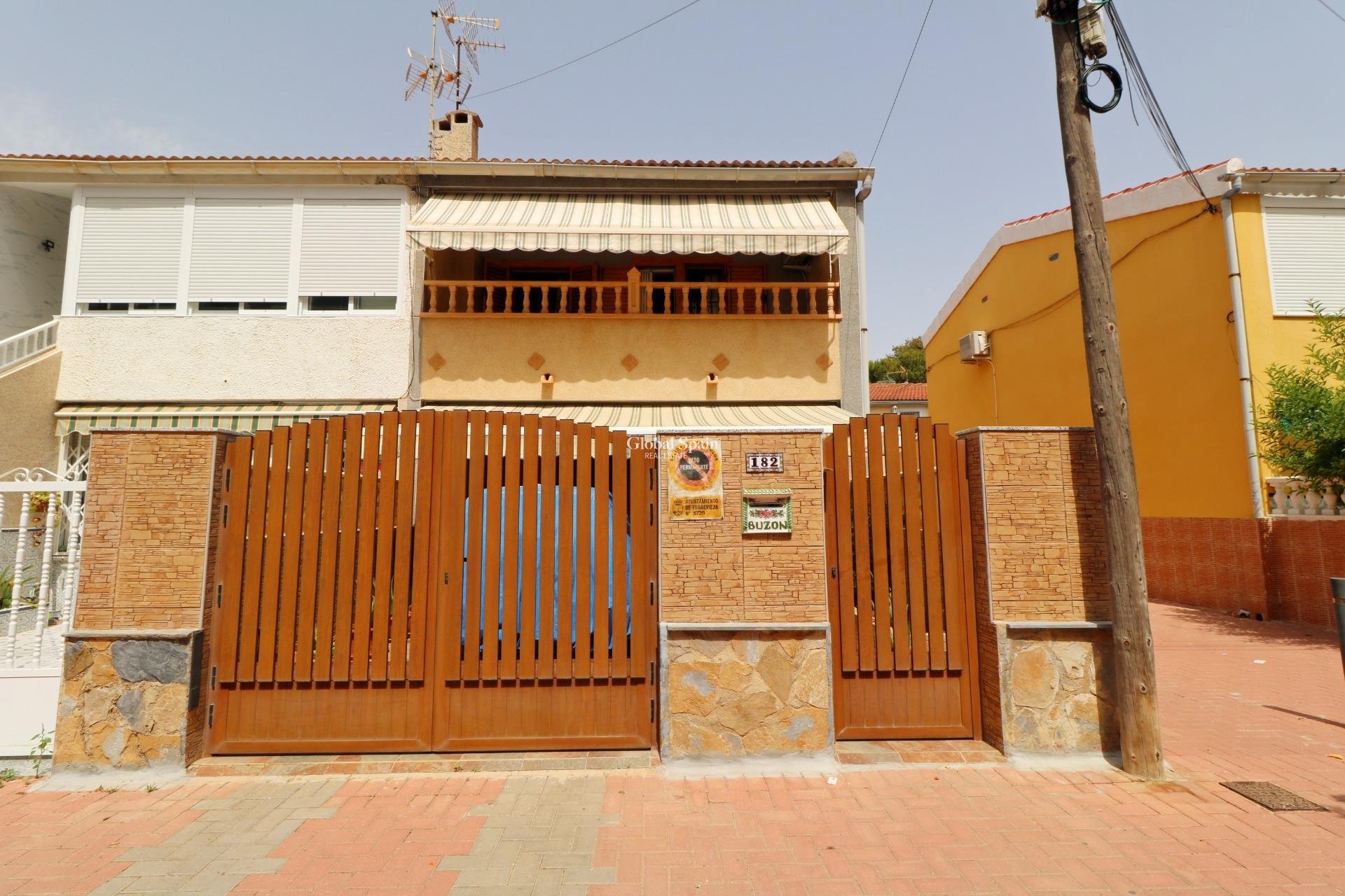 Revente - MAISON -
TORREVIEJA - Playa De Los Náufragos
