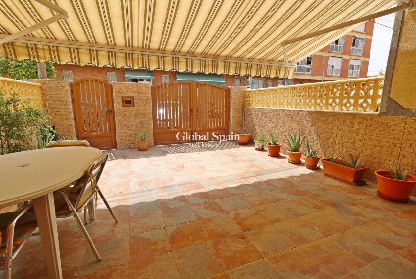 Revente - MAISON -
TORREVIEJA - Playa De Los Náufragos