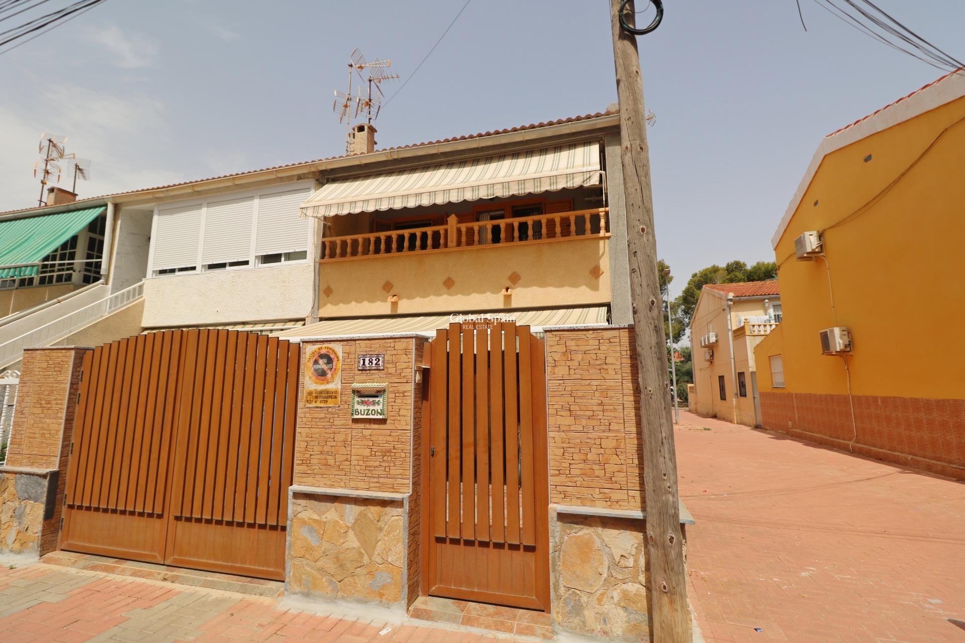 Revente - MAISON -
TORREVIEJA - Playa De Los Náufragos