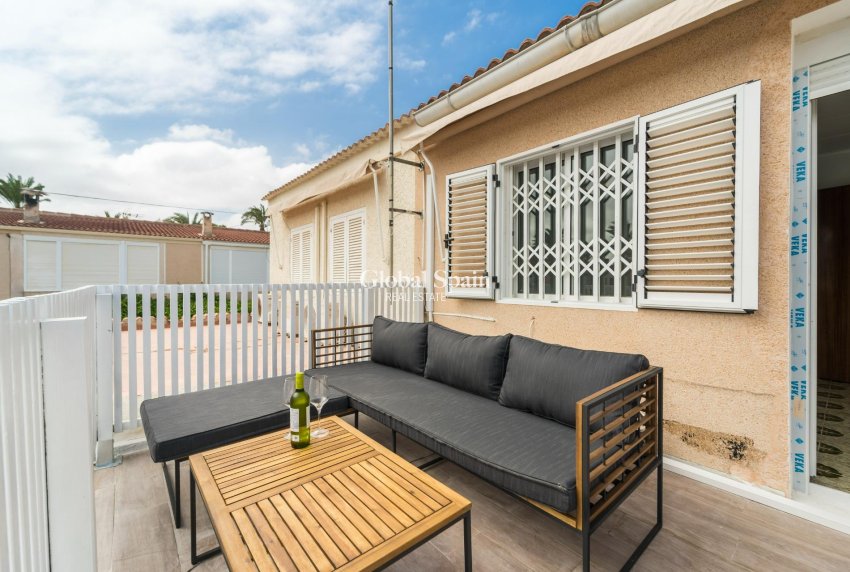Revente - MAISON -
TORREVIEJA - Playa De Los Náufragos