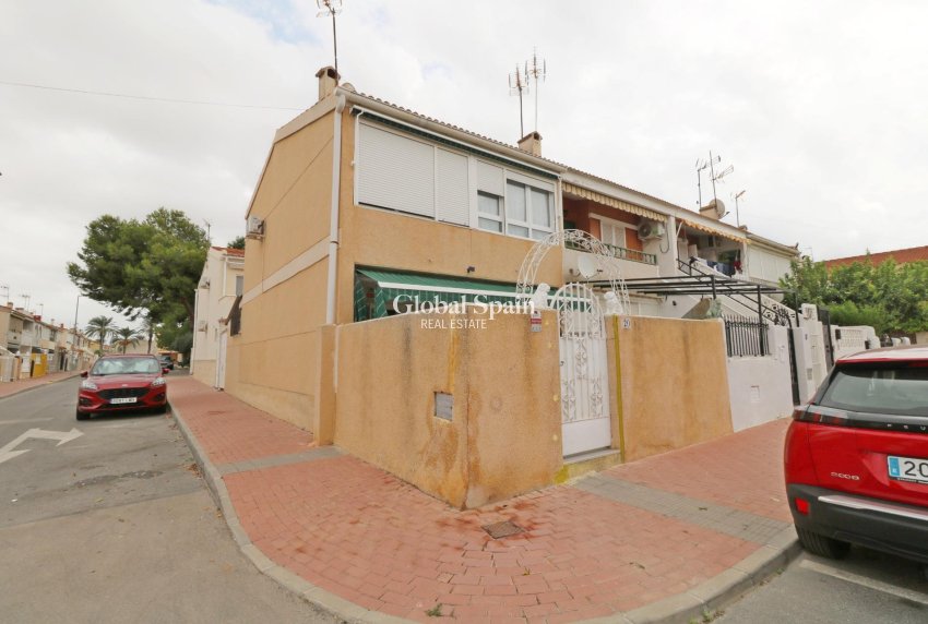 Revente - MAISON -
TORREVIEJA - Playa De Los Náufragos