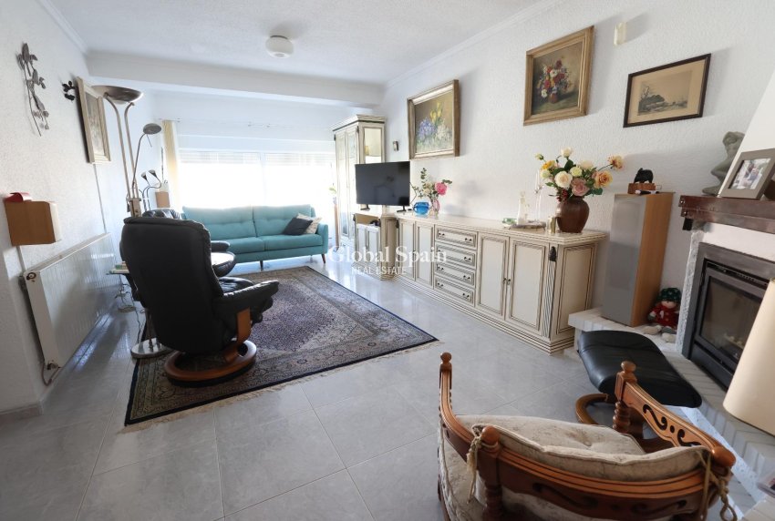 Revente - Maison -
TORREVIEJA - Punta prima