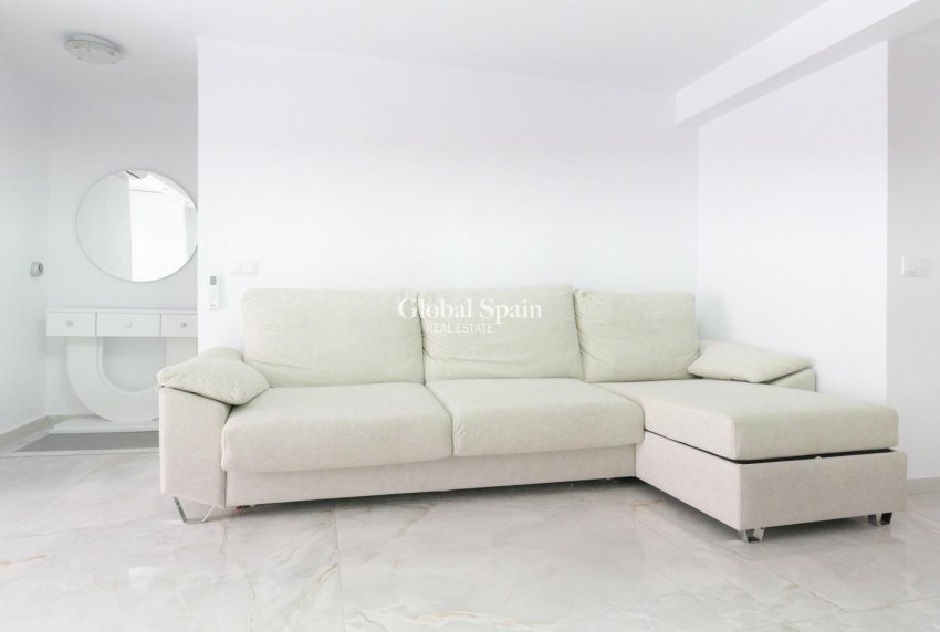 Revente - MAISON -
TORREVIEJA - Punta Prima