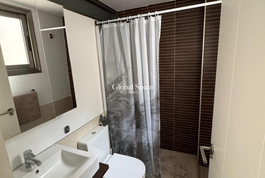 Revente - MAISON -
TORREVIEJA - Punta Prima