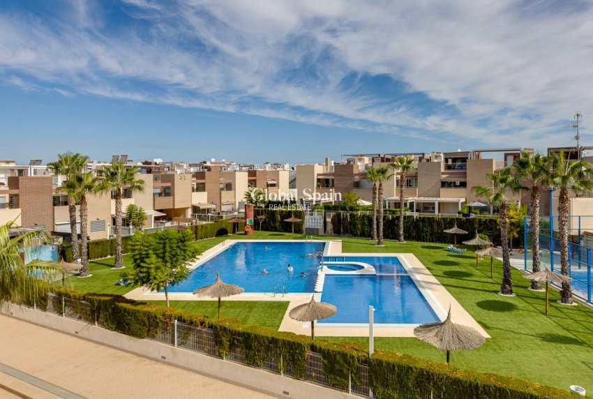 Revente - MAISON -
TORREVIEJA - Sector 25