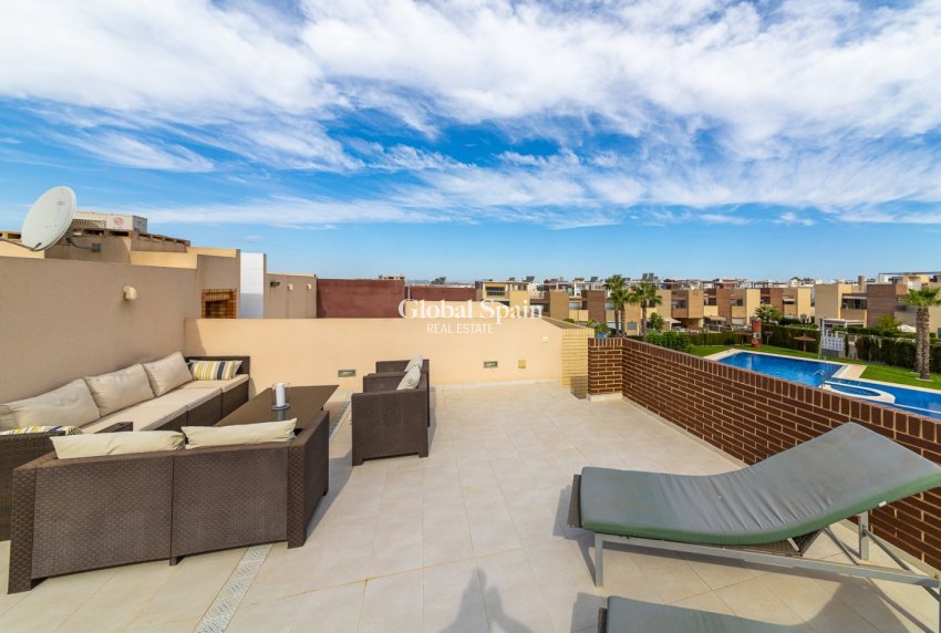 Revente - MAISON -
TORREVIEJA - Sector 25