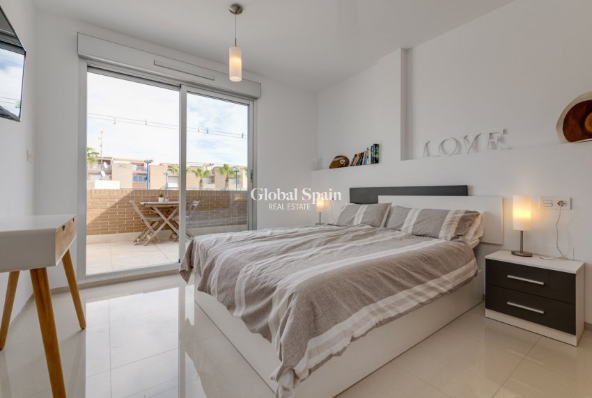 Revente - MAISON -
TORREVIEJA - Sector 25