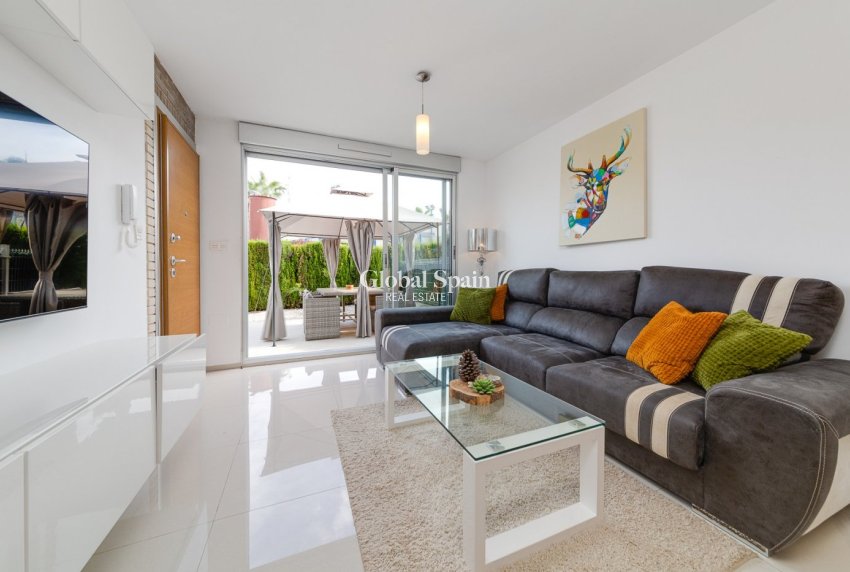 Revente - MAISON -
TORREVIEJA - Sector 25