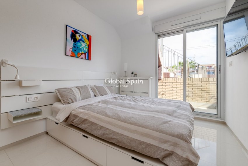 Revente - MAISON -
TORREVIEJA - Sector 25