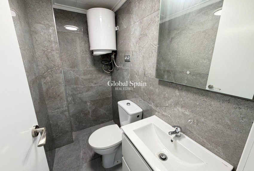 Revente - MAISON -
TORREVIEJA - Sector 25