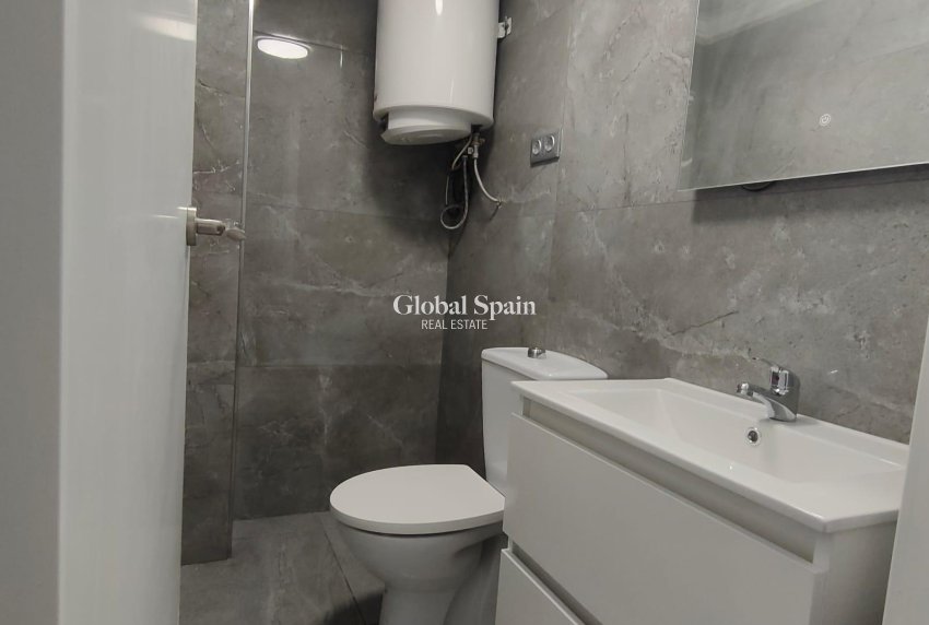 Revente - MAISON -
TORREVIEJA - Sector 25