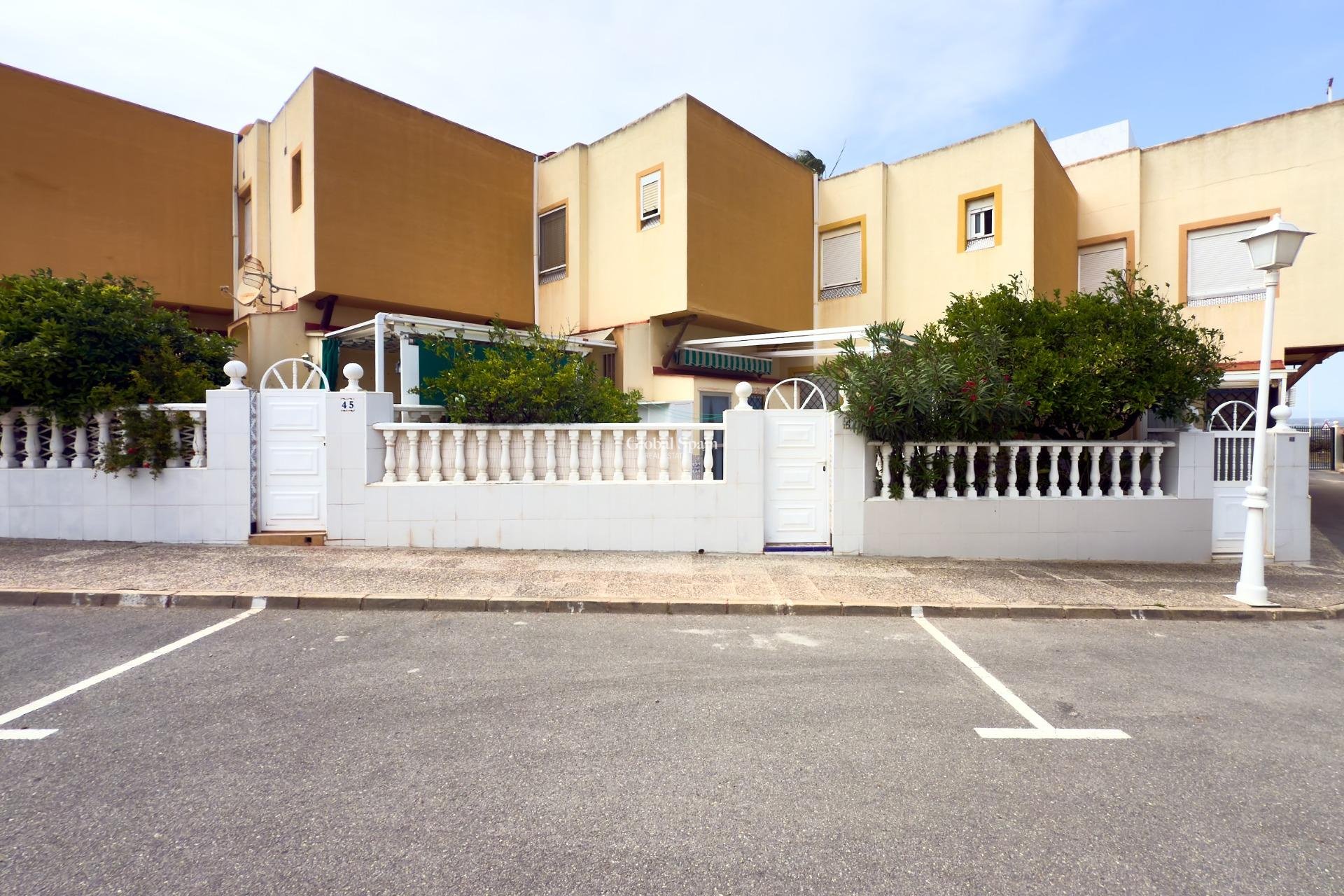 Revente - Maison -
TORREVIEJA - Torreblanca