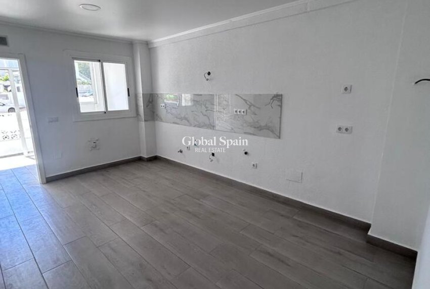 Revente - MAISON -
TORREVIEJA - Torreblanca