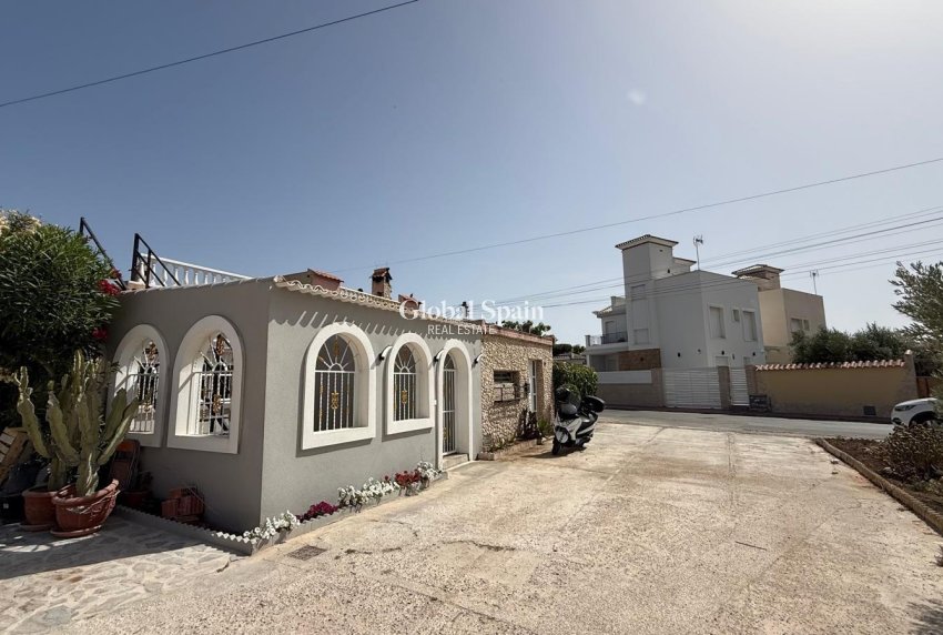 Revente - MAISON -
TORREVIEJA - Torreta Florida