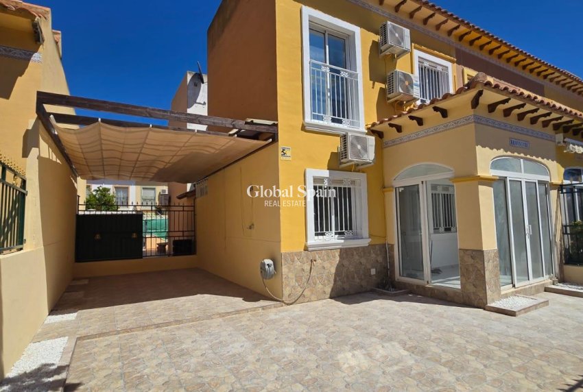 Revente - MAISON -
TORREVIEJA - Torretas