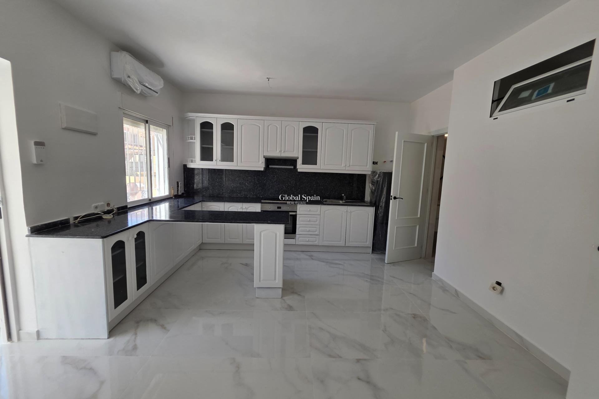 Revente - MAISON -
TORREVIEJA - Torretas