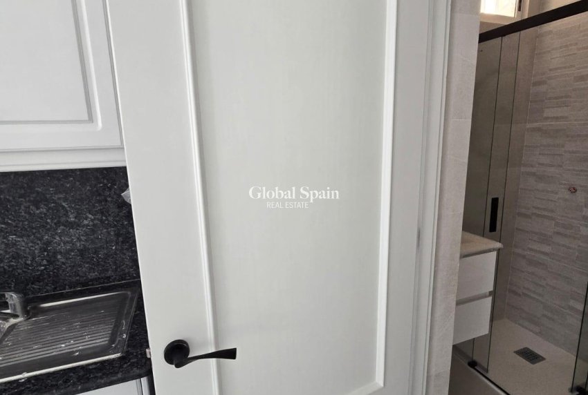 Revente - MAISON -
TORREVIEJA - Torretas