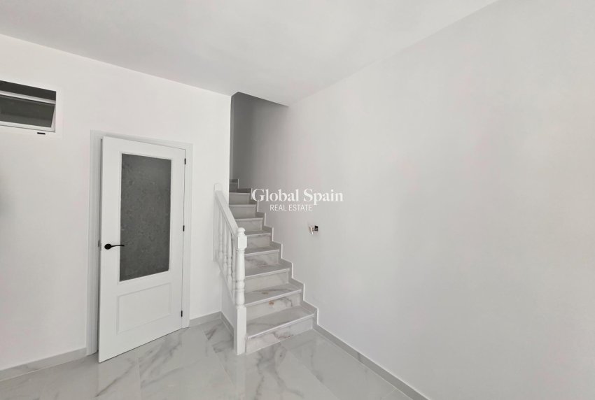 Revente - MAISON -
TORREVIEJA - Torretas