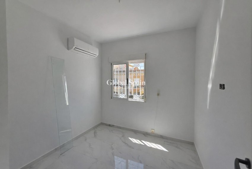 Revente - MAISON -
TORREVIEJA - Torretas