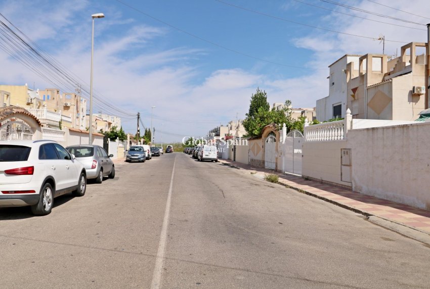 Revente - MAISON -
TORREVIEJA - Torretas