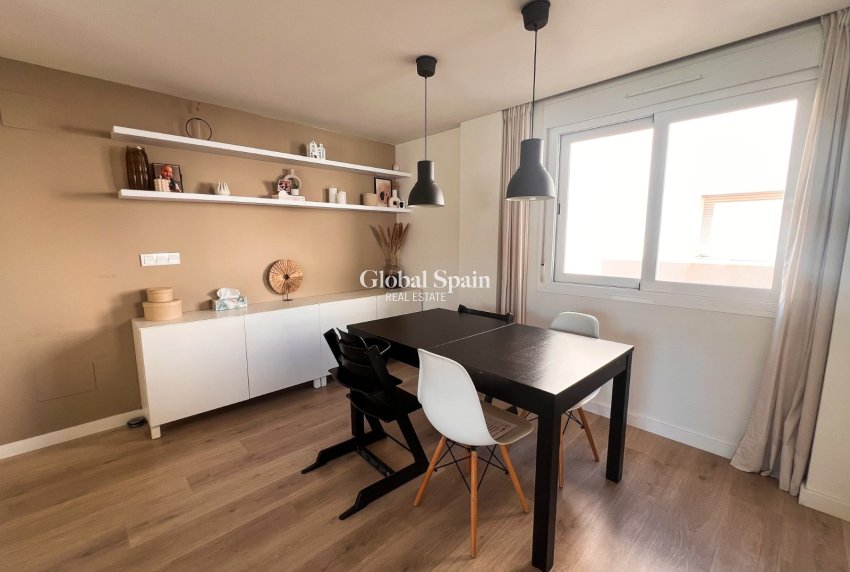 Revente - MAISON -
TORREVIEJA - Torrevieja