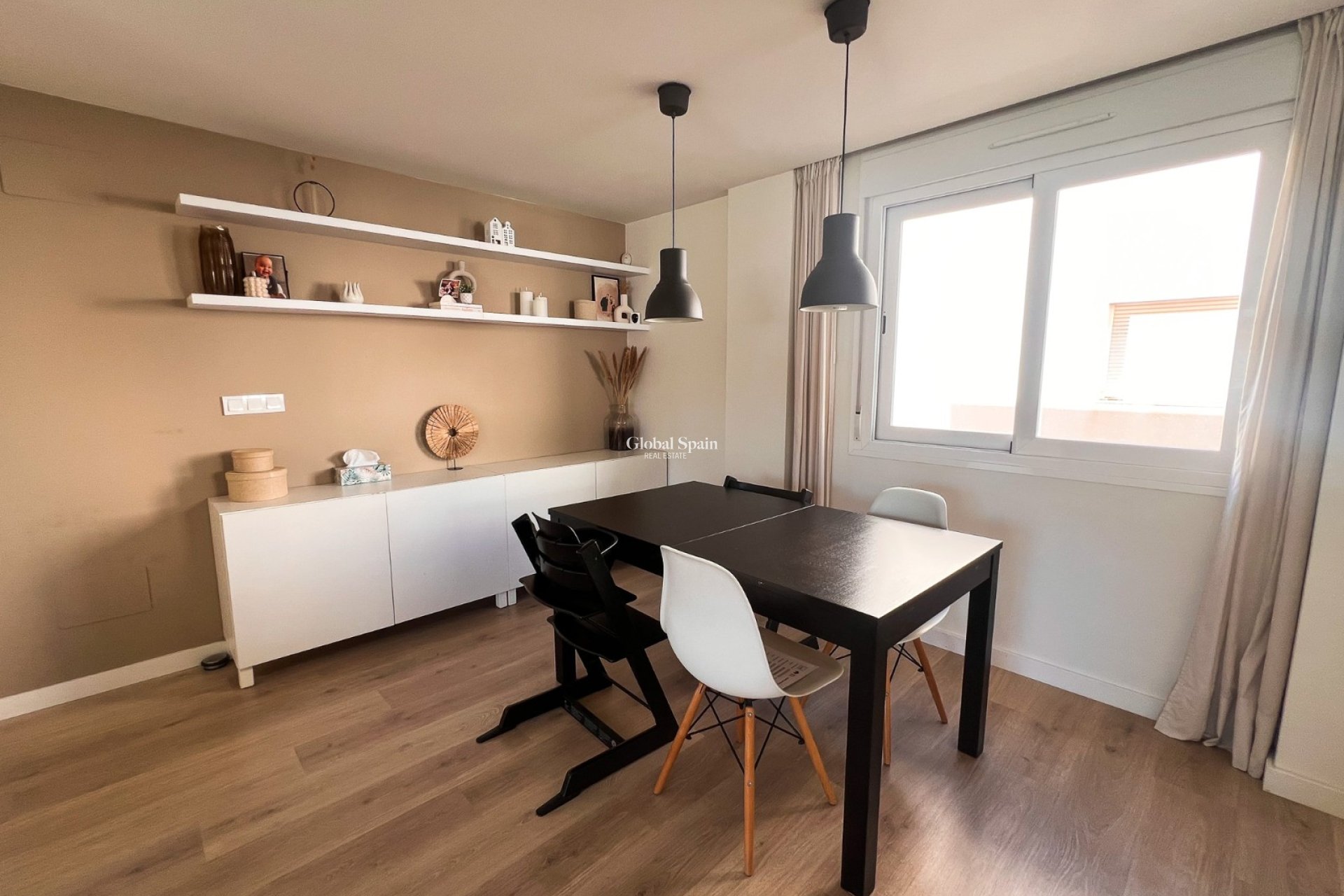 Revente - MAISON -
TORREVIEJA - Torrevieja