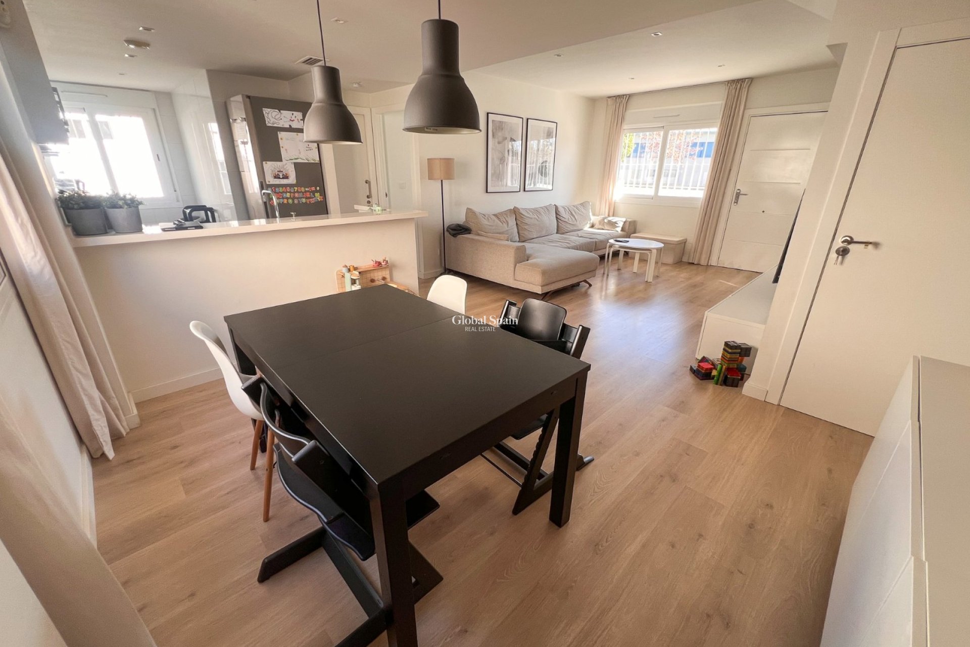 Revente - MAISON -
TORREVIEJA - Torrevieja