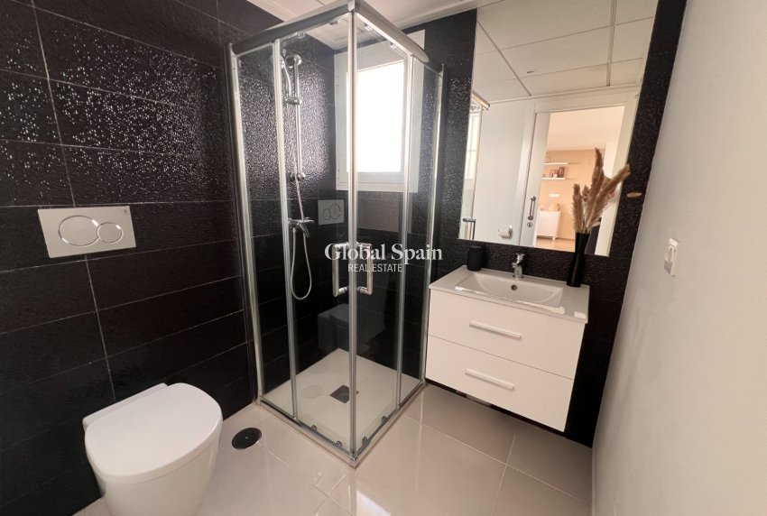 Revente - MAISON -
TORREVIEJA - Torrevieja