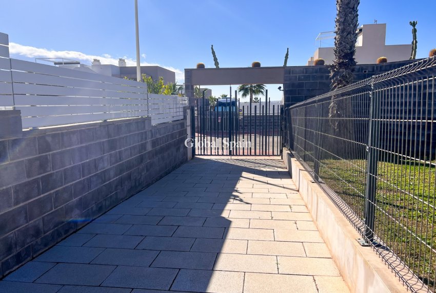 Revente - MAISON -
TORREVIEJA - Torrevieja