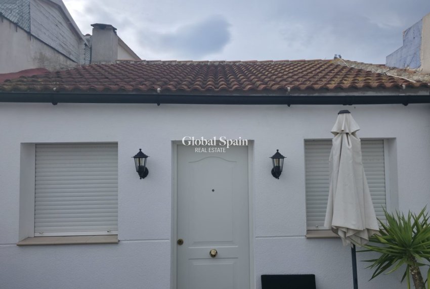 Revente - MAISON -
TORREVIEJA - Torrevieja