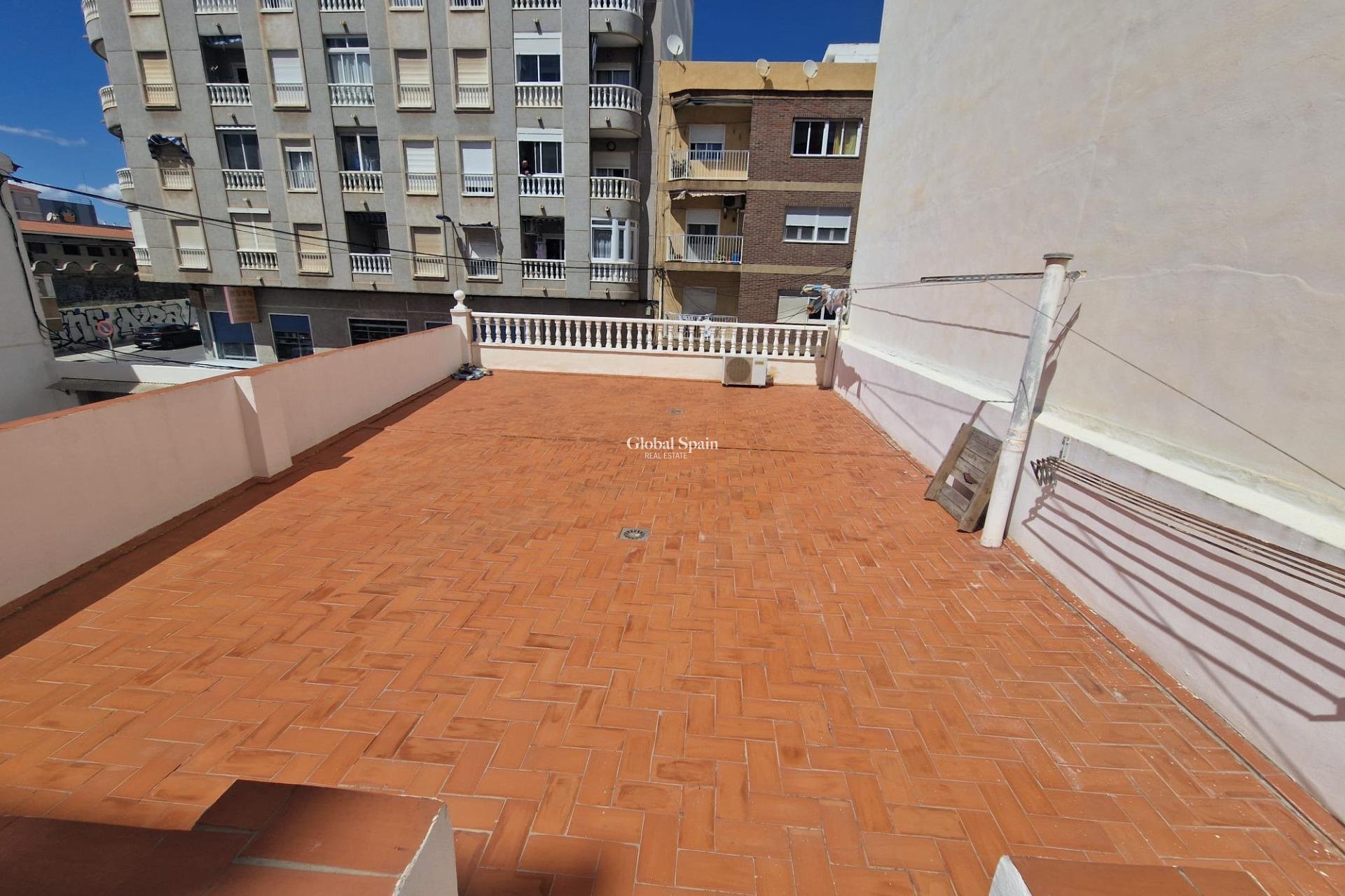 Revente - MAISON -
TORREVIEJA - Torrevieja