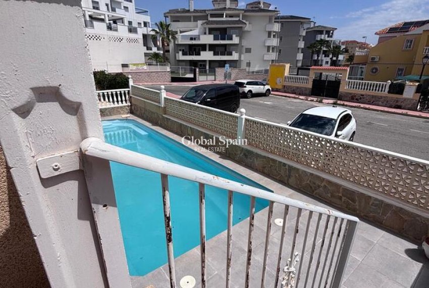 Revente - MAISON -
VILLAMARTÍN - Costa Blanca