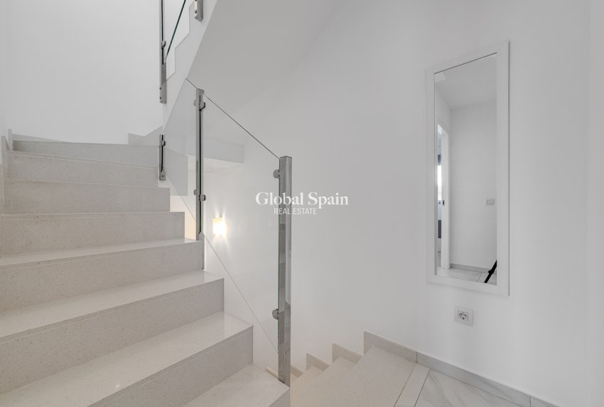 Revente - MAISON -
VILLAMARTÍN - Costa Blanca