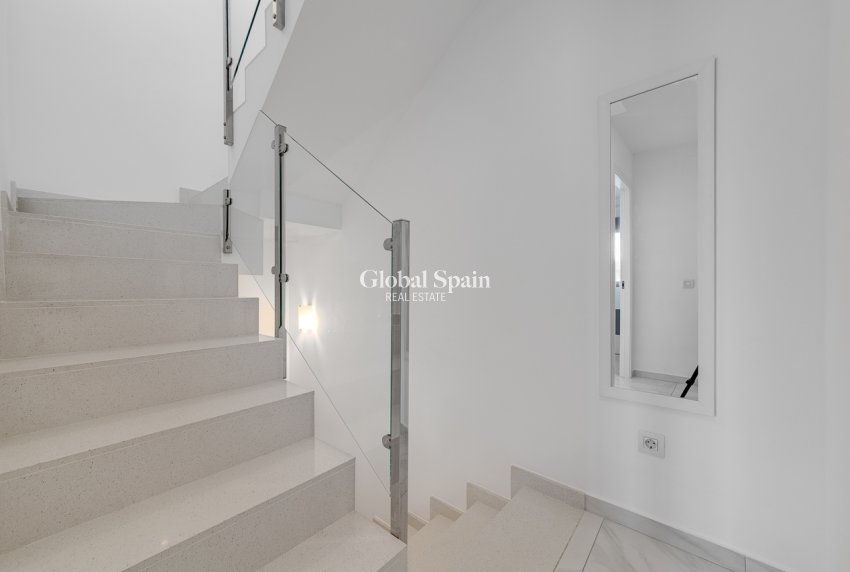 Revente - MAISON -
VILLAMARTÍN - Costa Blanca