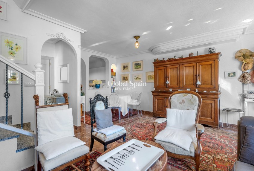 Revente - MAISON -
Villamartin - Costa Blanca