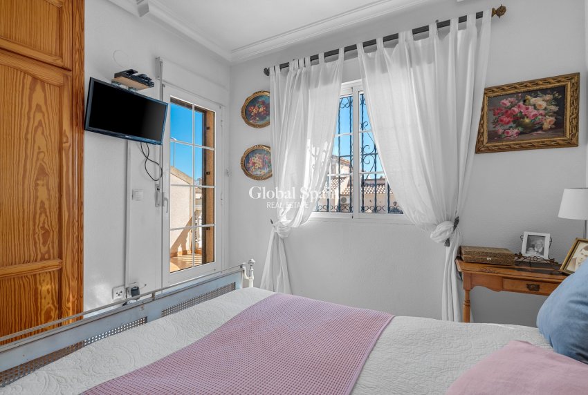 Revente - MAISON -
Villamartin - Costa Blanca