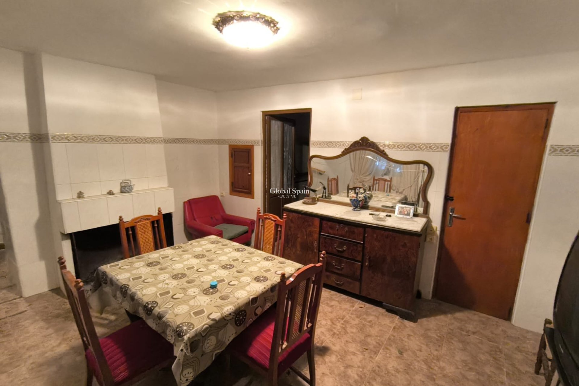 Revente - MAISON -
VILLENA - Inland