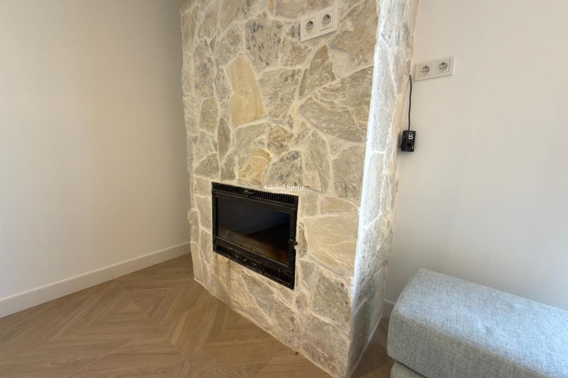 Revente - PARCELLE DE TERRAIN -
ALGORFA - Inland