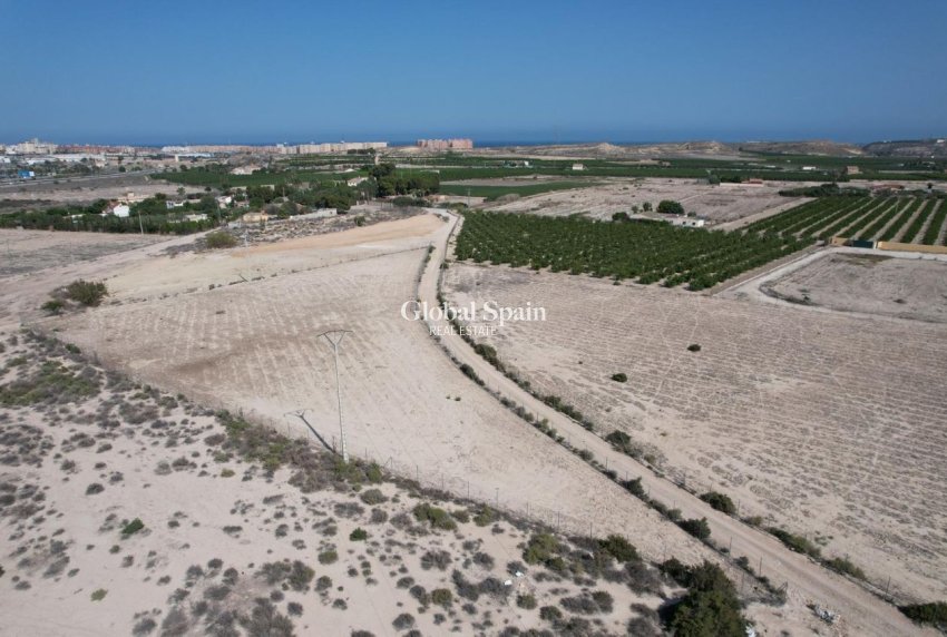 Revente - PARCELLE DE TERRAIN -
ALICANTE - Costa Blanca
