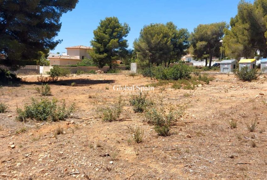 Revente - PARCELLE DE TERRAIN -
CALPE - Costa Blanca