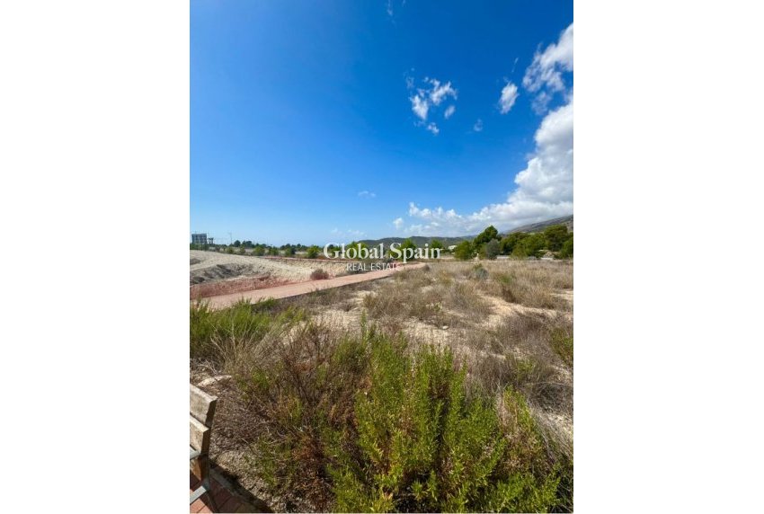 Revente - PARCELLE DE TERRAIN -
FINESTRAT - Costa Blanca